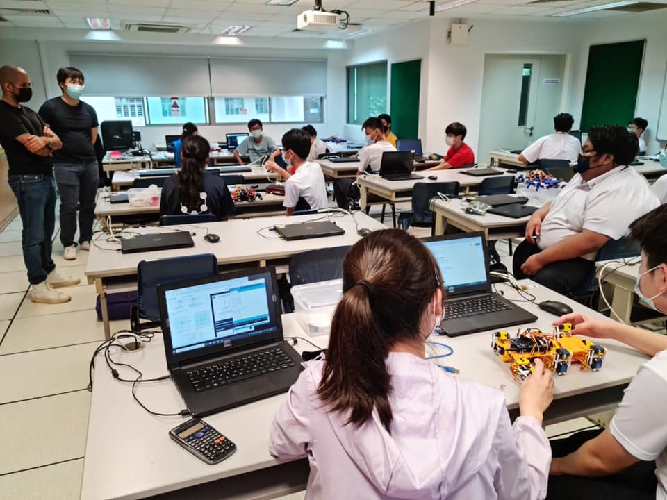 Jurong Pioneer Junior College Computer Laboratory