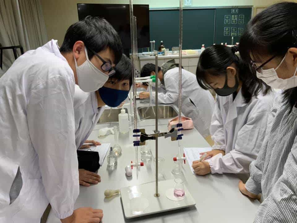 Waseda Shibuya Senior High School in Singapore Laboratory