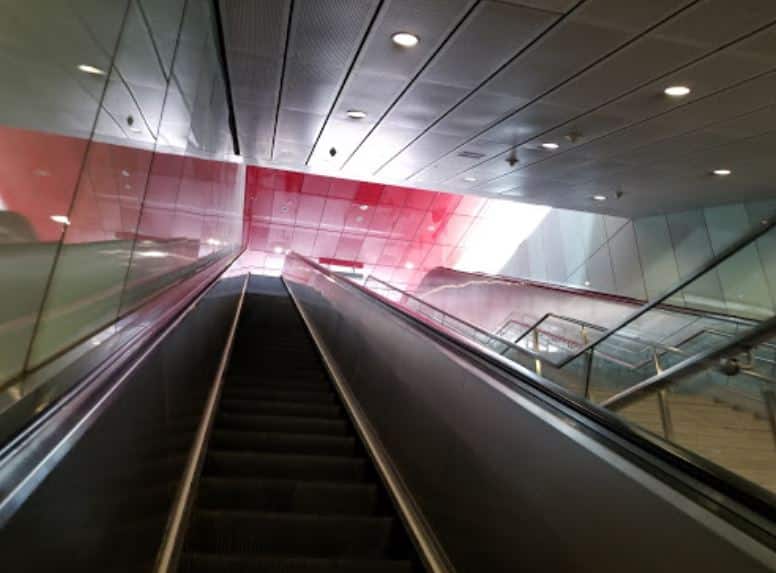 labrador park mrt escalator