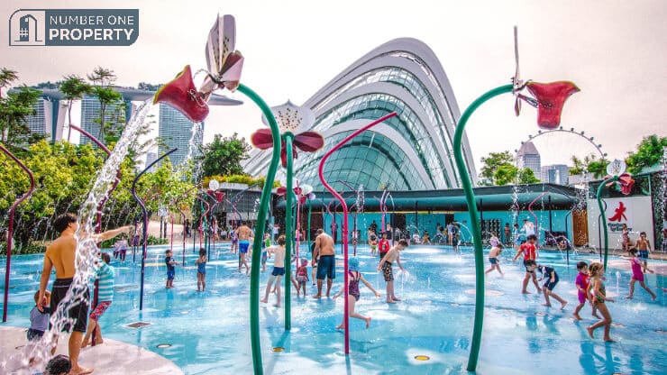 Marina Gardens Residences near Far East Organization Children’s Garden Waterpark