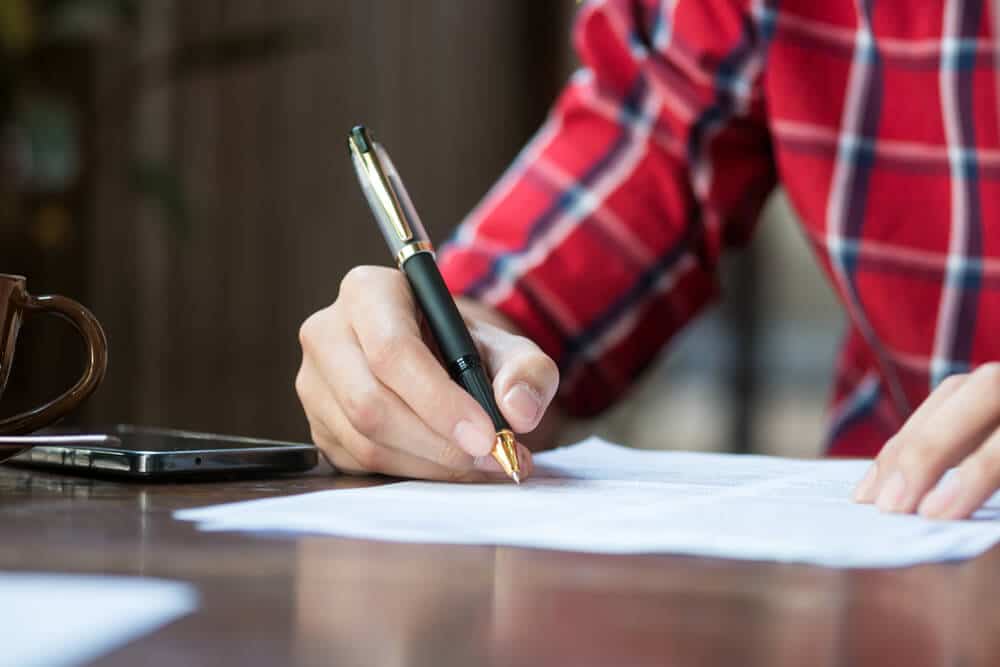 Writing a Letter of Intent: Step-by-Step Guide and Best Practices