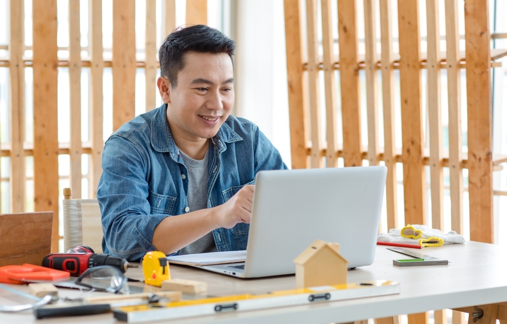 What is the Role of HDB Contractors in Renovations?