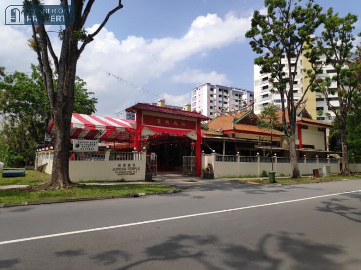 Bukit Batok West Avenue 8 near Jurong Temple